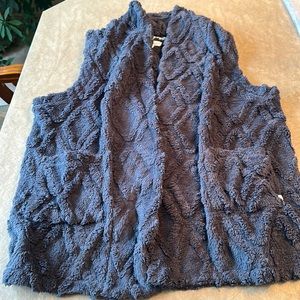 NWOT Koolaburra by Ugg vest